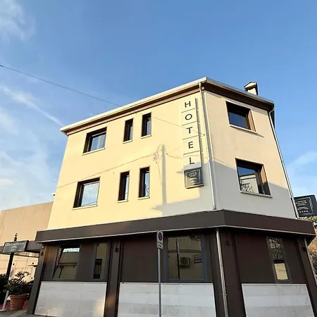 ホテル Laerte Palace